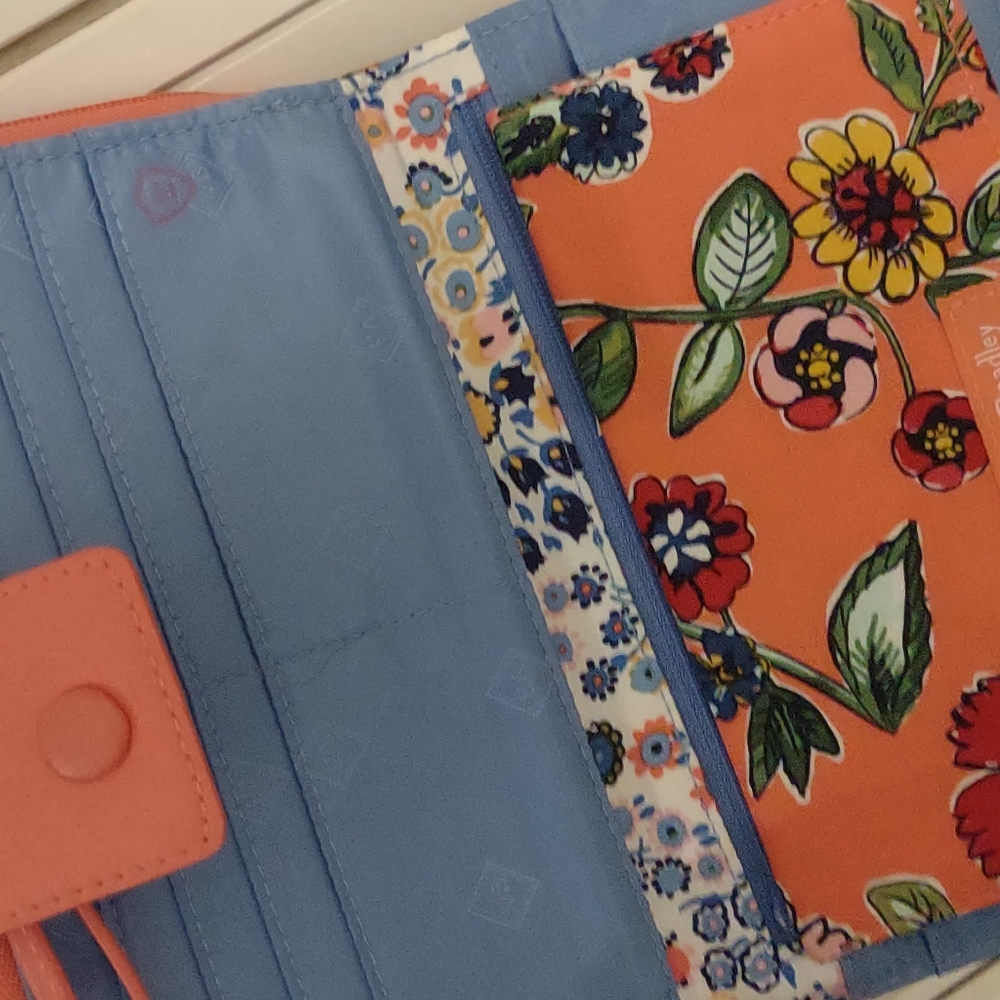 Vera Bradley New never used multi-section shoulder strap clutch. - Picture 7 of 10